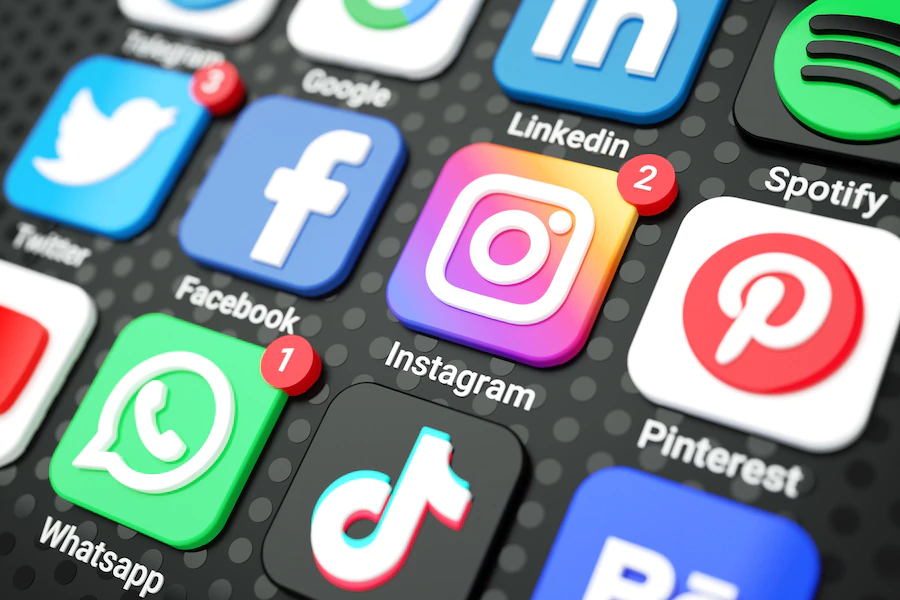 Comment définir une stratégie sur les réseaux sociaux ? 